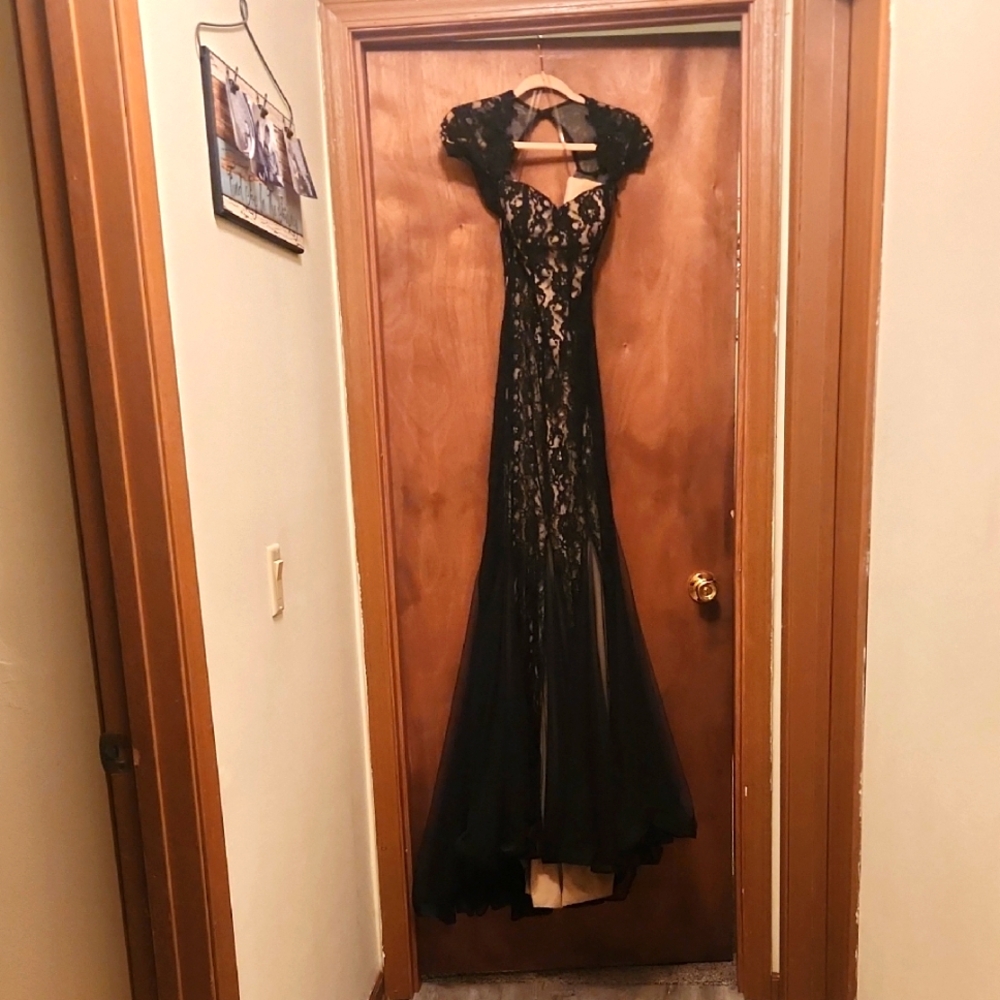 Black Lace Wedding/Formal Gown With Train Size 2 By Designer Suleyman Demirel